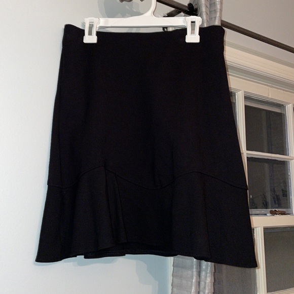 Fancy black skirt - Picture 1 of 2